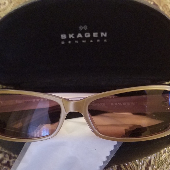 Skagen Denmark Sunglasses - Picture 3 of 9